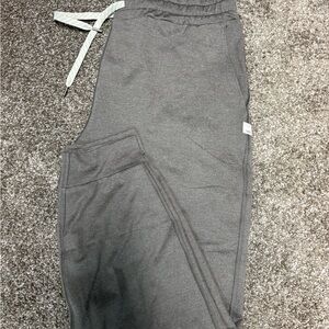 NWOT Vuori Performance Joggers